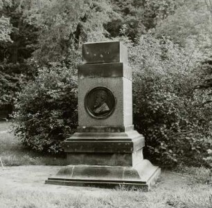 Brehm-Schlegel-Denkmal