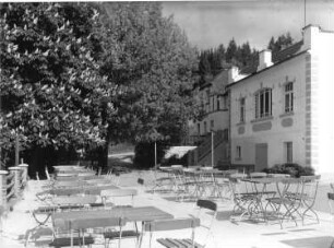 Oppach-Picka, Pickaer Straße 24. Gasthaus zum Waldfrieden (wohl um 1900). Terrasse