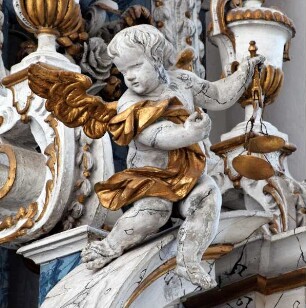 Kanzel mit Immaculata und Evangelisten — Schalldeckel mit Immaculata und Engeln — Engel mit Waage