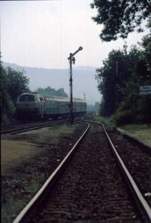 Willsbach Lok 215 072 D950 PA-SB UIC-X-Wagen Ausfahrsignale Langsamfahrvorsignal Bahnsteig