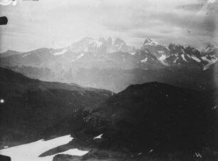 Berglandschaft : Blick über eine Berglandschaft