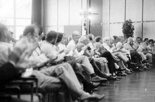 39. Tagung 1989 Chemiker; Pressekonferenz: Schlussveranstaltung (Beifall)