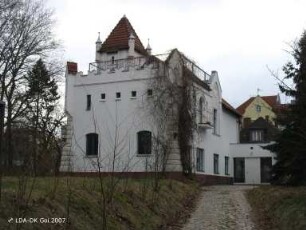 Remisen- und Stallgebäude (heute Wohnhaus); Berlin, Charlottenburg-Wilmersdorf