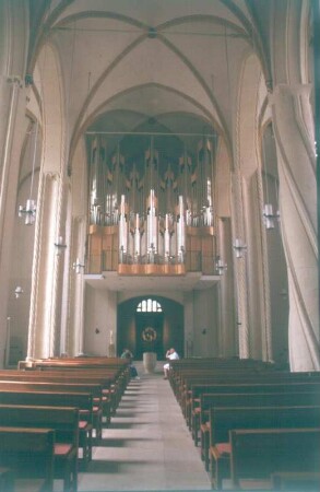 Magdeburg, Kathedrale St. Sebastian. Blick durch das Langschiff zur Orgel von Hermann Eule Orgelbau (2005)