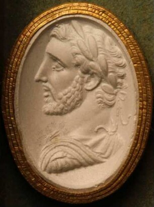 Profilbildnis des lorbeerbekrönten Antoninus Pius (Daktyliothek, Zweites Historisches Tausend)