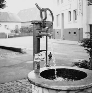 Brunnen; Hünstetten, August-Bücher-Straße
