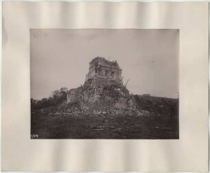 "Tempel der Jaguare und Schilde am großen Ballspielplatz" (Jaguartempel.)