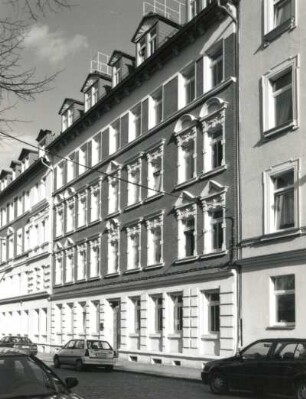 Leipzig-Lindenau, Helmholtzstraße 21. Wohnhaus. Um 1900. Straßenansicht