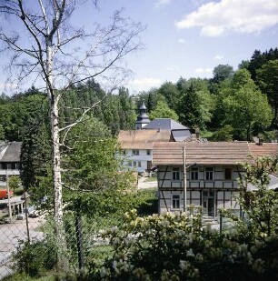 Elgersburg. Blick auf Sankt Nikolaus. Dach und Ostturm von Nordwesten
