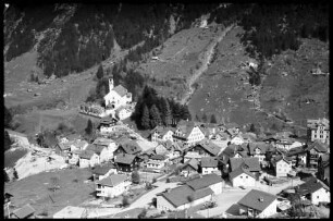 Wassen: Gotthardbahn, Kirche von der oberen Strecke