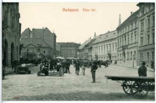 Budapest. Disz-tér, Paradeplatz mit Honvéd-Denkmal und Marktszene : Budapest. Disz-tér, Paradeplatz mit Honvéd-Denkmal zum Gedenken an den Unabhängigkeitskrieg 1848/1849 (1893; György Zala) und Marktszene