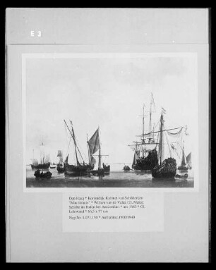 Schiffe im Hafen bei Amsterdam