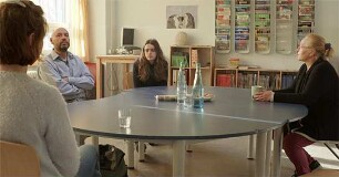 Warum begeht Helen Koch schweren Kraftwagendiebstahl?