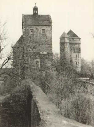 Burg Stolpen, Seigerturm (links) und Johannisturm (rechts)