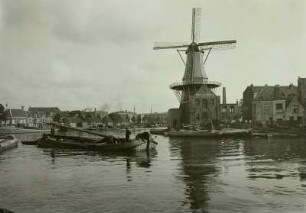 Haarlem, Molen de Adriaan : Haarlem. Stadtansicht mit Molen de Adriaan