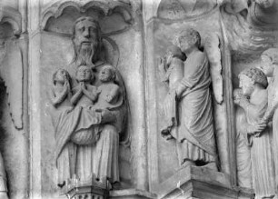 Abraham und Engel mit Seligen (1. und 2. Archivolte links, 1. Zone)