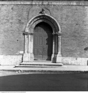 San Bartolomeo, Hauptportal