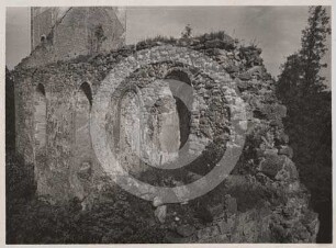 Langhauswand der Kirchenruine Neukirch