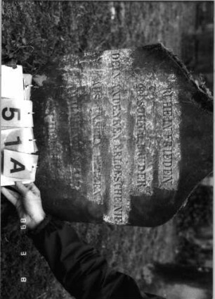 Grabstein 51 (Index: 100100485) Maße HxBxT: 110x50x17 cm Symbolik: Levitenkanne?: Grabstein 51A