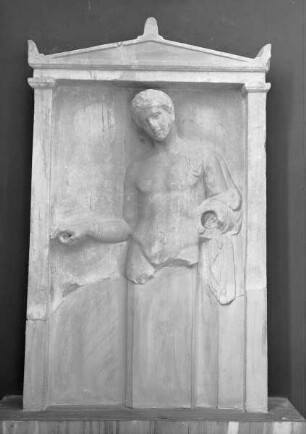 Grabstele mit Jüngling