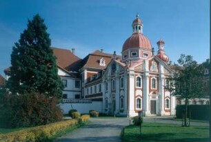 Ostritz. Zisterzienserinnenabtei Klosterstift St. Marienthal (um 1230 gegründet). Kreuz- und Michaelis-Kapelle (1756 geweiht) und Konventgebäude (1743-1746)