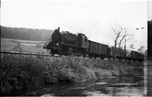 Lok 141, Gammertingen - Hettingen, beim Bahnbau 1907/ 1908 wurde hier die Lauchert begradigt, die Altarme sind auch 2009 noch Feuchtgebiet