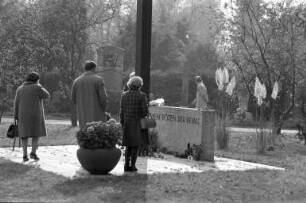 Besuch auf dem Karlsruher Hauptfriedhof an Allerheiligen