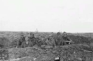 Zweiter Weltkrieg. Frontbilder. Sowjetunion. Angehörige der deutschen Wehrmacht im Schützengraben