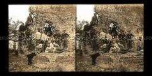 Gruppe Soldaten an Ruinen in Pilkem