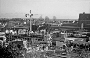 Mommsenstraße 14: Rohbau vom Hochhaus aus gesehen