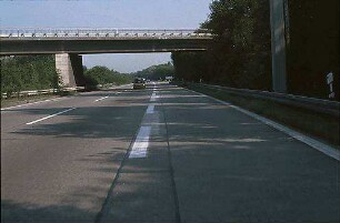 Ausfahrt Ost von Hauptfahrbahn Ost (Basel Richtung Karlsruhe): Brücke von Süden
