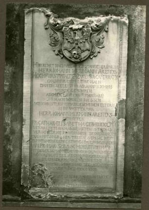 Karlskirche. Grabplatte des J. H. Arends, 1723