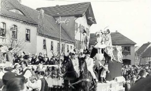 Fasching in Wittichenau : Gesellschaftliche Volkskultur - Frühling. Ort: Kulow / Wittichenau. Fasching.