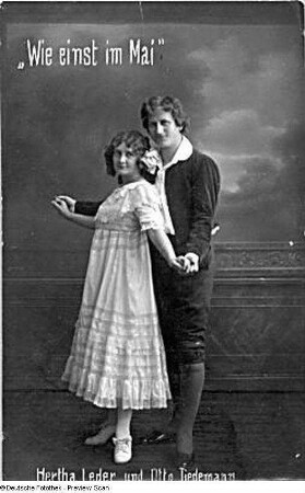 Szene mit Hertha Leder und Otto Tiedemann aus der Operette "Wie einst im Mai" von Walter Kollo. Zeitz (Landestheater Altenburg), Februar 1914