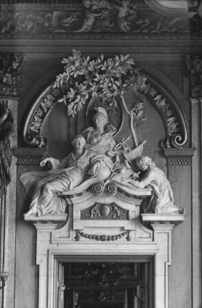 Innendekoration des Rittersaals, Raum 792 — Wanddekoration des Rittersaals, Raum 792 —
