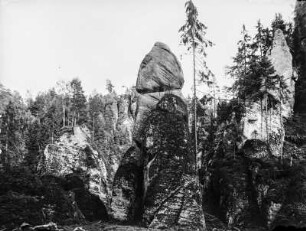 Sandsteinfelsen : Gruppierung von Sandsteinfelsen