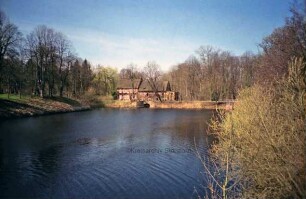Äußerer Schlossgraben, im Hintergrund die Schlossmühle