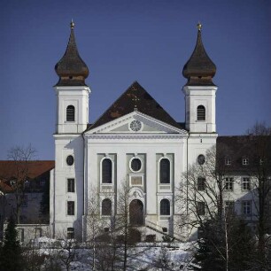 Augustinerchorherrenstift Sankt Tertulin — Katholische Pfarrkirche Sankt Tertulin & Augustinerchorherren-Stiftskirche