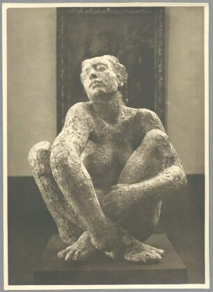 Kauernde, 1925, Gips