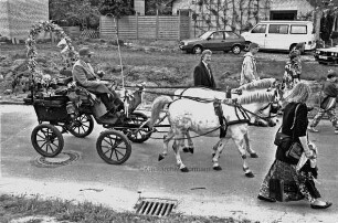 Hammoorer Volksfest: Bürgermeister Helmut Drenkhahn führt den Festzug mit Hammorer Musikzug an