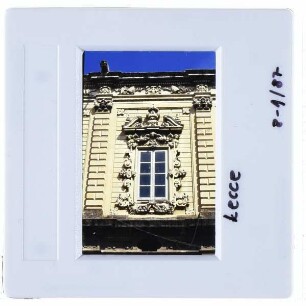 Lecce, Palazzo dei Celestini : Detailansicht Hauptfassade Fenster