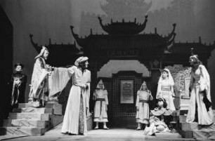 Szenenbilder aus "Turandot" von C. Gozzi, Theater der Jungen Garde, 1953
