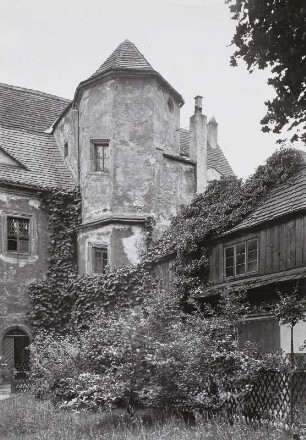 Brennhausgasse, Hofansicht mit Wendelstein
