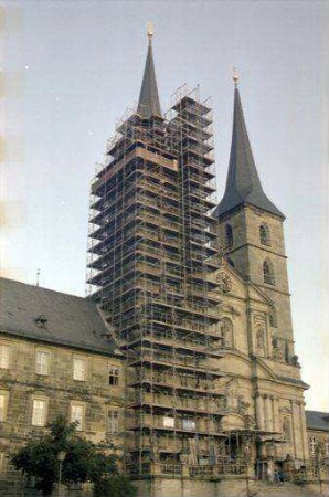 Bamberg: eingerüstete St. Michaelskirche