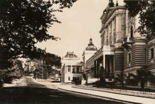 Marienbad, Stadt : Marienbad (Marianske Lazne/Tschechische Republik). Neubad und Kurhaus am Wege zur Kurpromenade