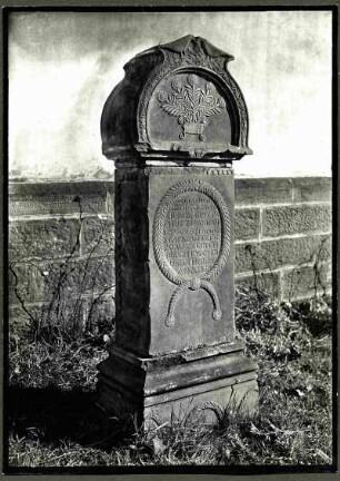 Friedhof. Grabstein des Michael Hofmann, 1861, Rückseite