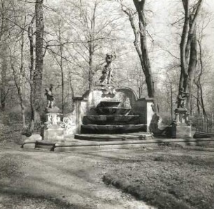 Altdöbern. Schloß Altdöbern. Schloßpark. Neptunbrunnen. Sandstein, um 1750/55 (Knöffler, Gottfried 1715/1779)