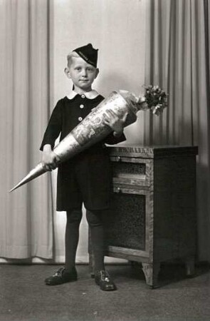 Roßwein. Schulanfänger der Familie John
