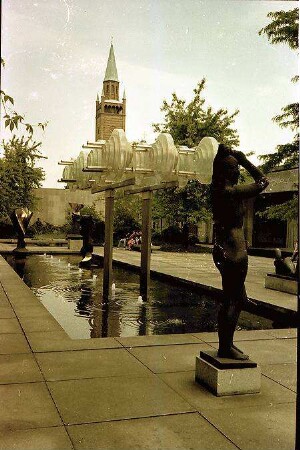 Berlin: Brunnen im Hof der Nationalgalerie