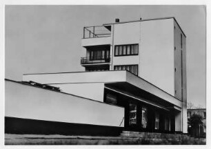 Bauhaus Dessau, erbaut 1926, Bauhausbauten in Dessau, Siedlung Dessau-Törten, Konsumgebäude, 1928